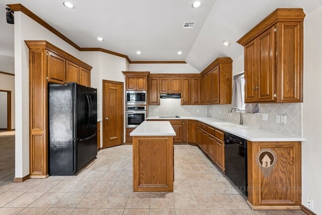 Building Photo - 716 Tuscany Way