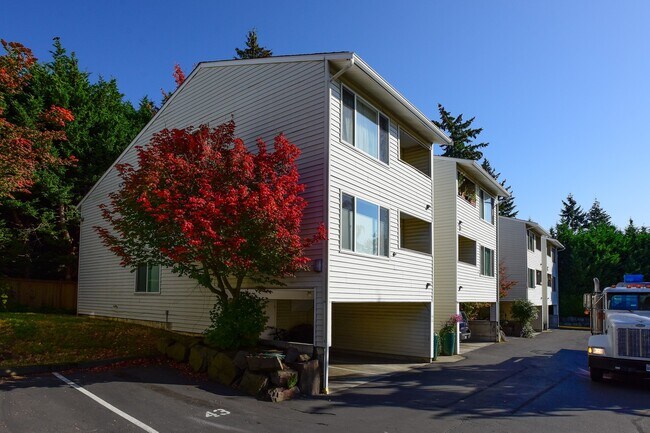 Building Photo - Ballinger Way Condo