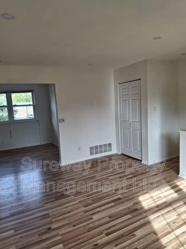 Building Photo - 128 Eaves Mill Rd