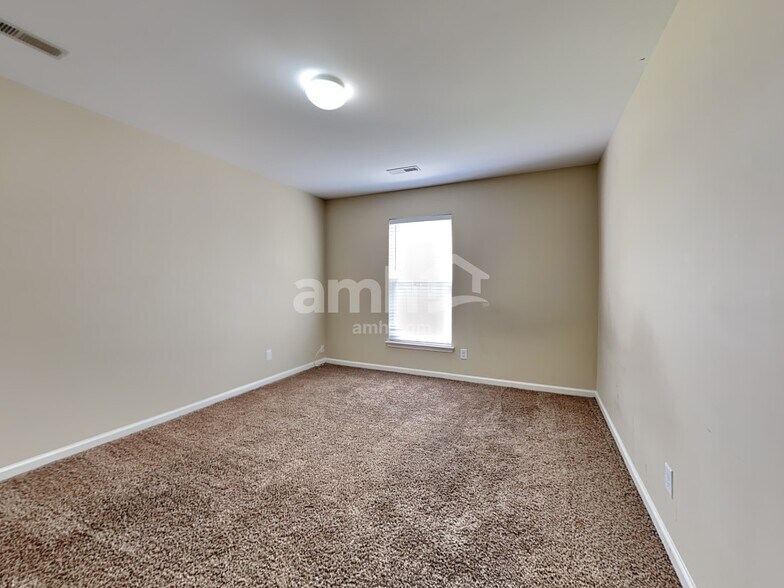 Building Photo - 7740 Desoto Dr