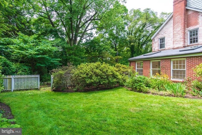 Building Photo - 5013 Brookdale Rd