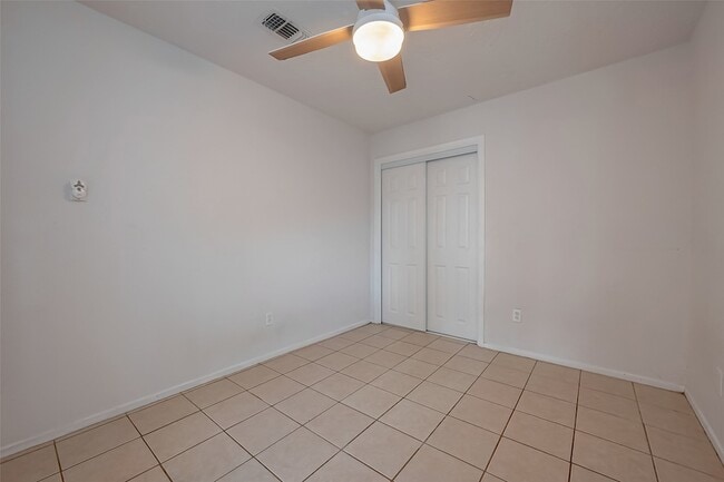 Building Photo - 11009 Crenchrus Ct