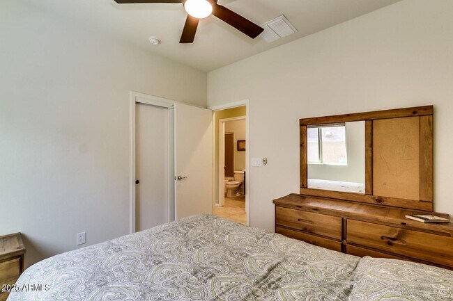 Building Photo - 1657 W Desperado Way