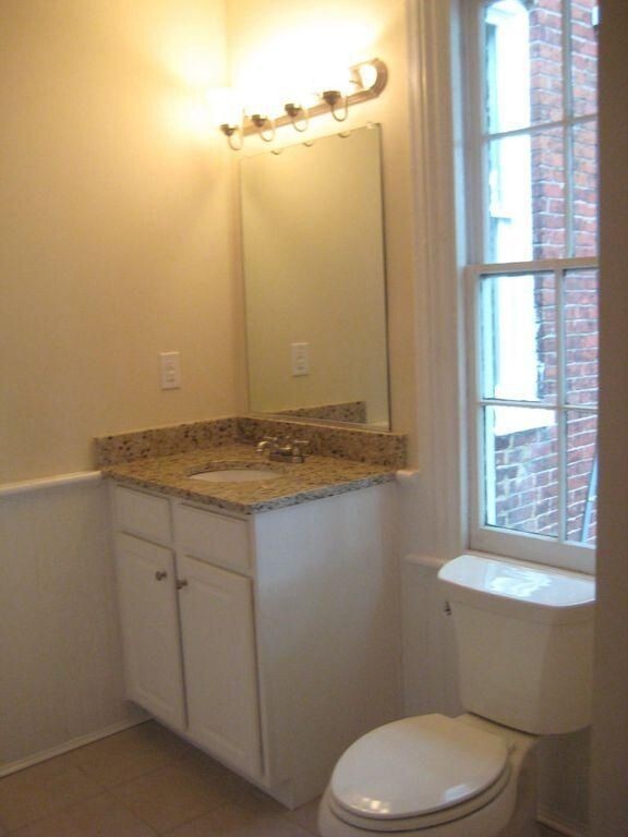 Building Photo - Huge 4 bed 2.5 Bath Home with Stainless Ap...