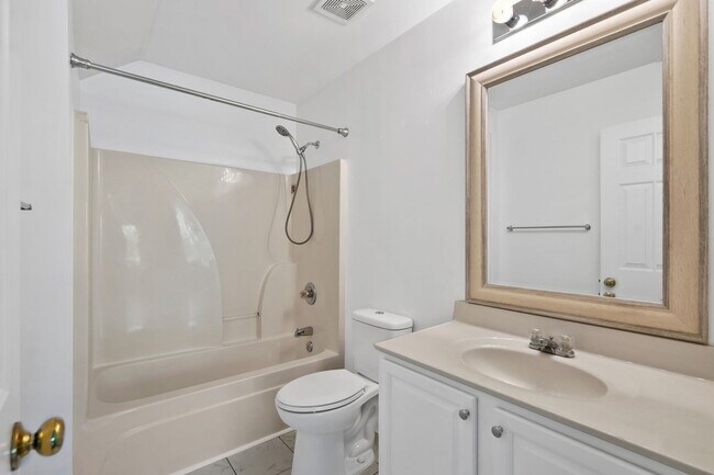 Building Photo - 1096 Harvester Cir