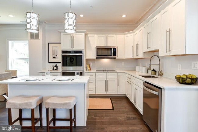 Building Photo - 5905 Eads St NE