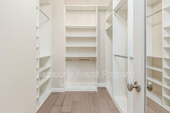 Building Photo - 5582 Valerio Trl