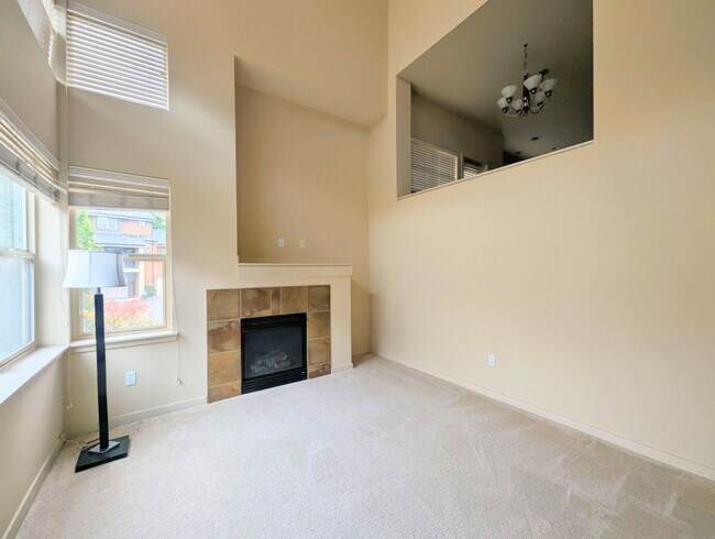 Building Photo - 2Bd/2.25Ba Mukilteo Townhouse