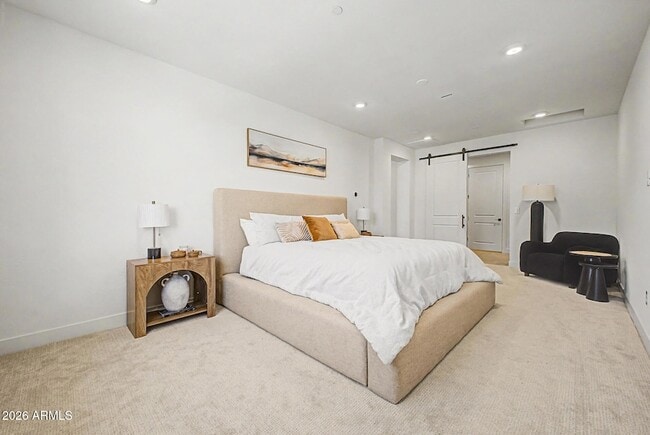 Building Photo - 2121 W Sonoran Desert Dr