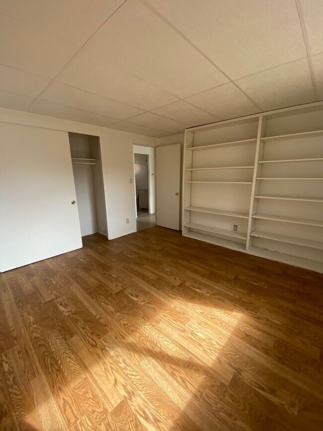 Building Photo - AVAILABLE NOW $200 off First Month Rent