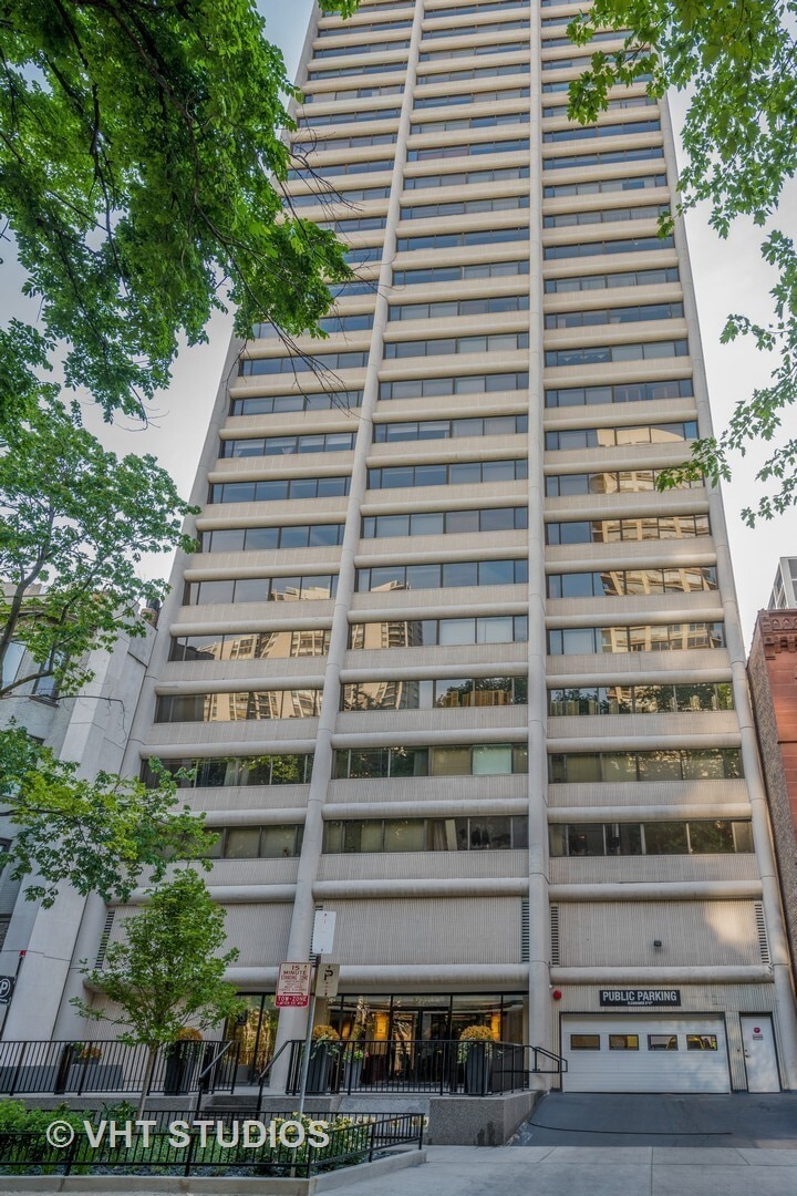 Building Photo - 1415 N Dearborn Pkwy