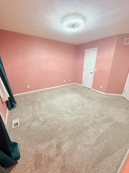 Building Photo - 1805 N 207th St