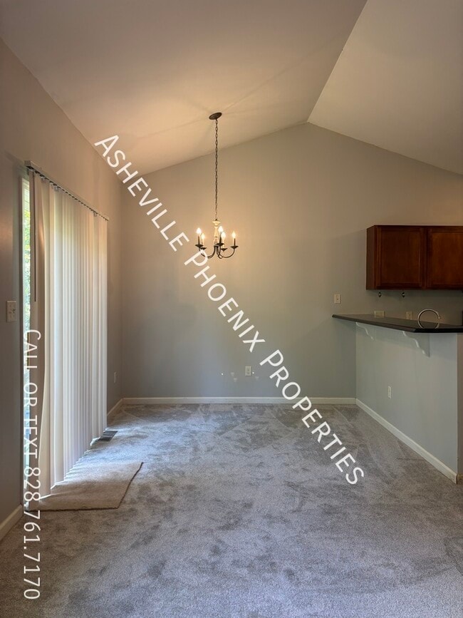 Building Photo - 52 Woodcreek Cir