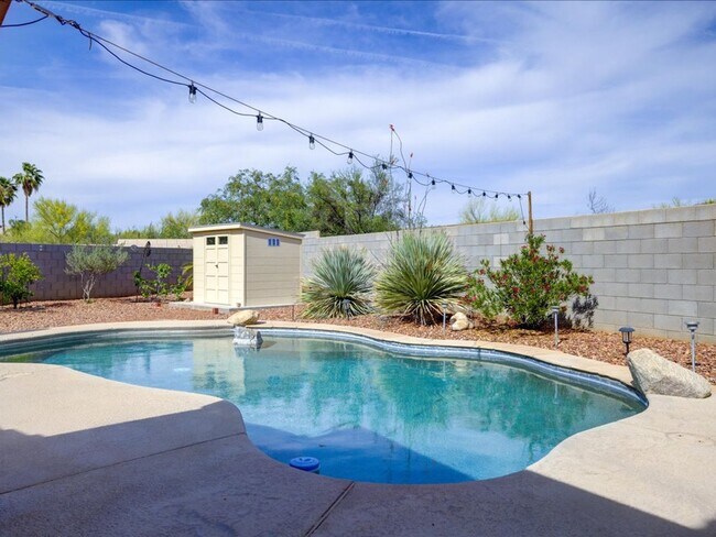 Building Photo - Spacious 4-Bedroom Home with Private Pool & Large Enclosed Backyard!
