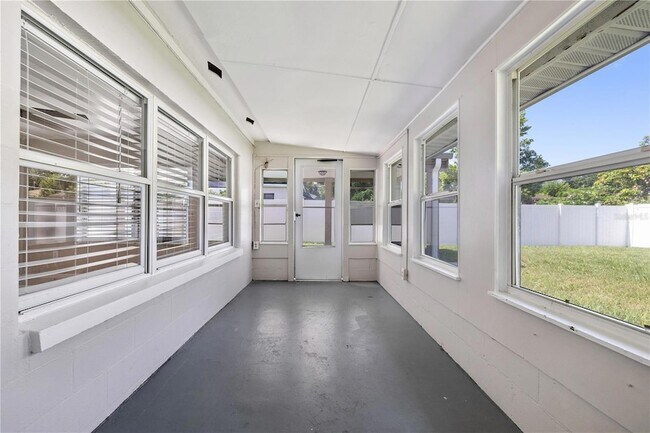 Building Photo - 9314 N Ashley St