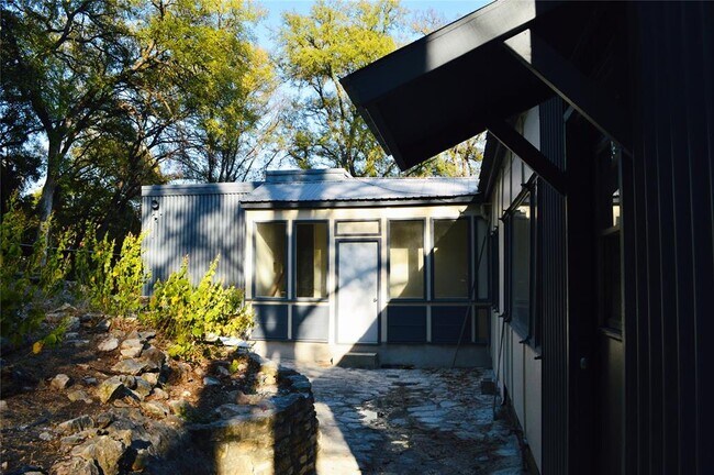 Building Photo - 2410 Pemberton Pkwy