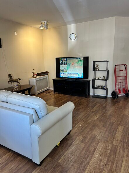 Livingroom - 2370 64th St