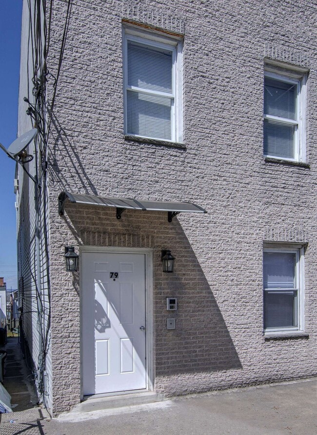 Building Photo - 79 Columbia Ave