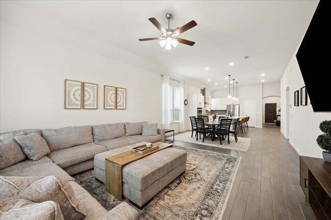 Building Photo - 7331 Mayapple Grove Ln