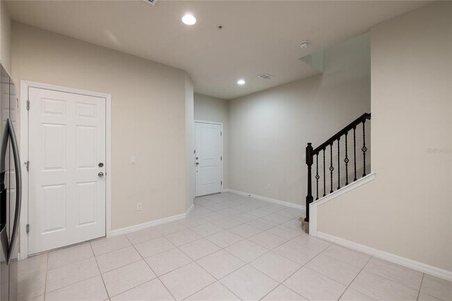Building Photo - 1280 Pavia Dr