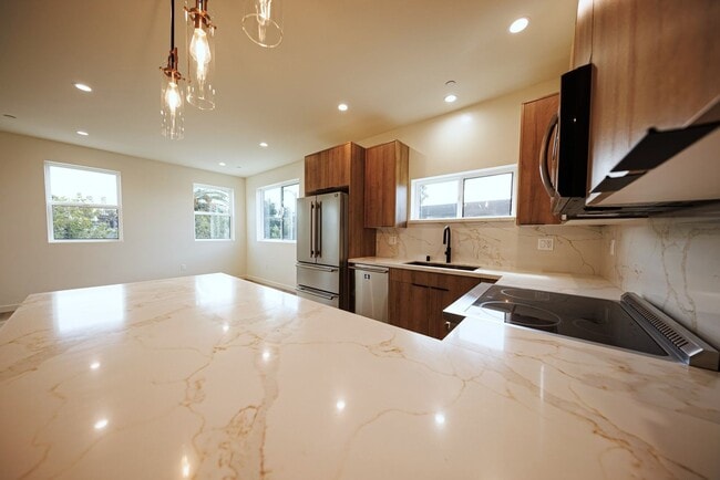 Building Photo - LUXURY in Prime Culver City