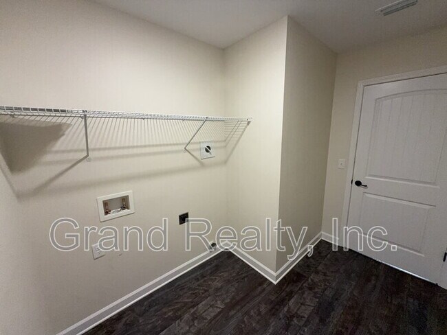 Building Photo - 4025 Brittany Ln