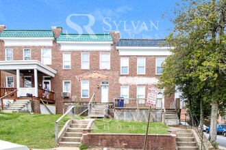 Building Photo - Charming 3BR Townhome