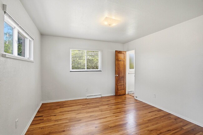 Building Photo - $2,740.95, 4 Beds - 3 Bath, Single Family Home in Denver with Washer and Dryer!