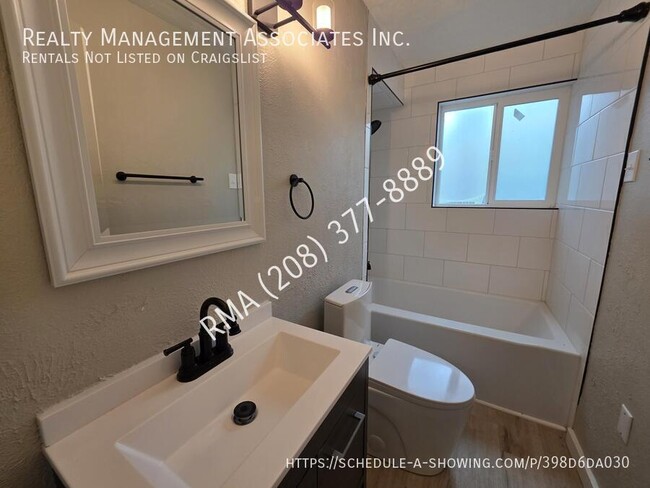 Building Photo - 3033 W Malad St
