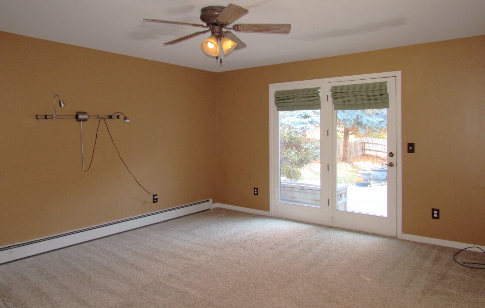 Building Photo - 2677 Cambridge Dr