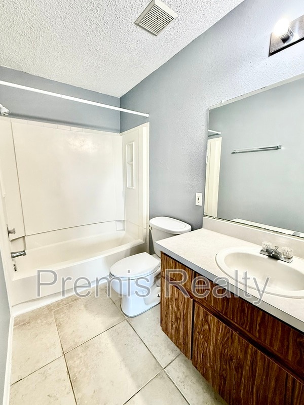 Building Photo - 455 Alt 19