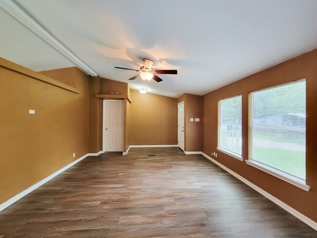 Building Photo - 20284 Forest Woods Ln