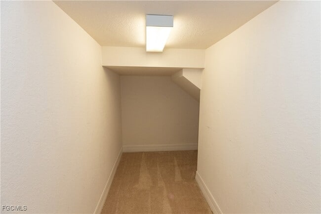 Building Photo - 11660 Meadowrun Cir