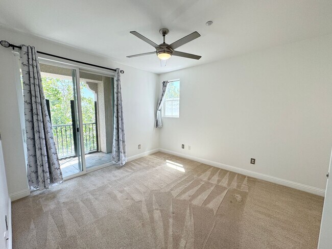 Building Photo - Perfect Shape Dublin Ranch Condo with quic...