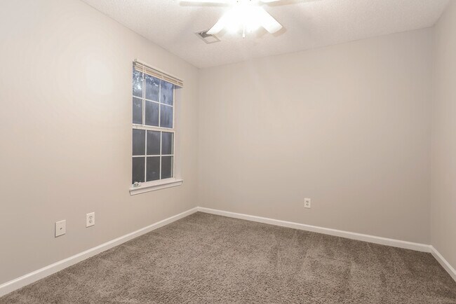 Building Photo - 2294 Coach Way