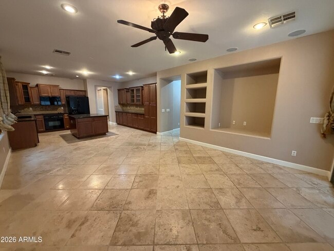 Building Photo - 421 W Wisteria Pl