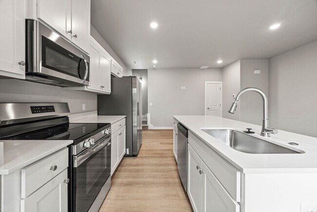 Building Photo - 2602 SW Convent St