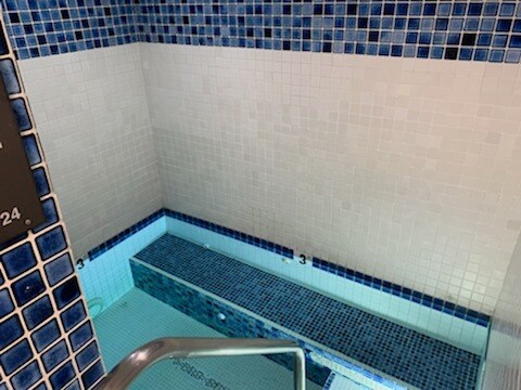 Indoor Jacuzzi - 564 N Bellflower Blvd