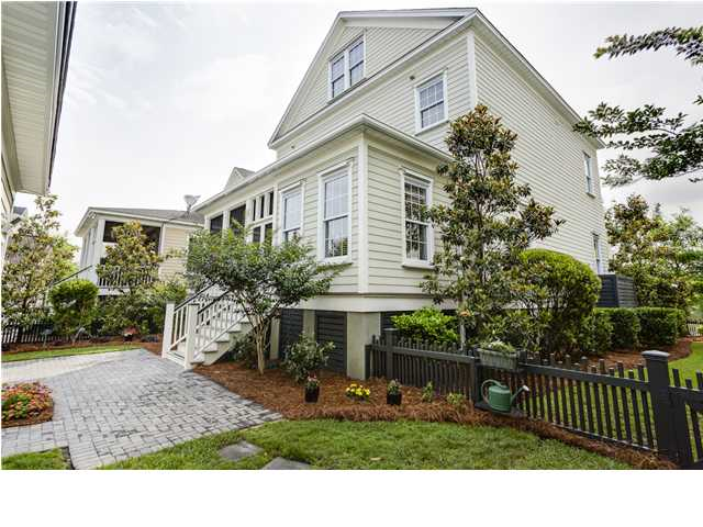 Building Photo - Charming 4 BD 3.5 BA