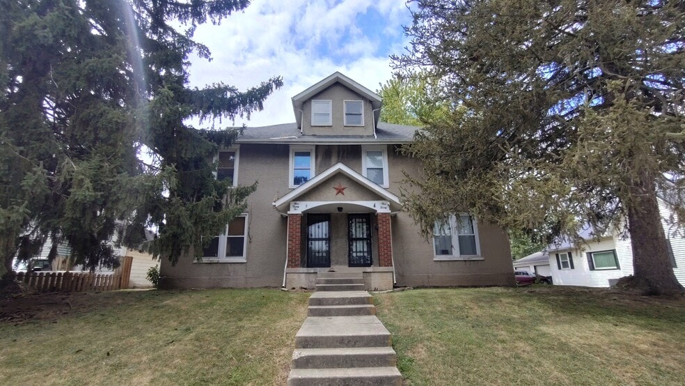 Building Photo - 320 S East St