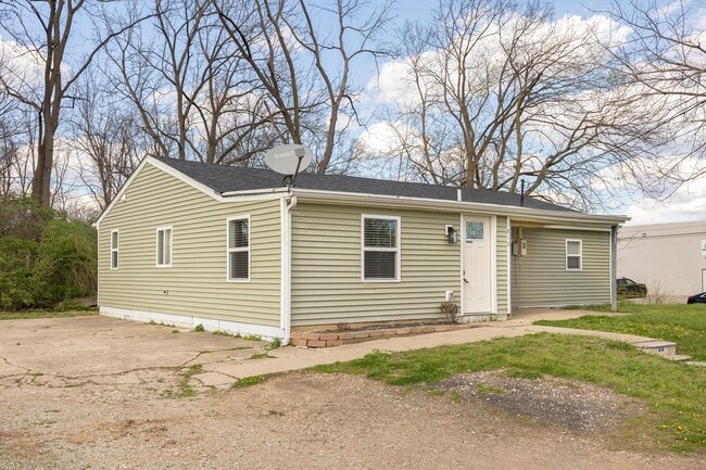 Building Photo - 1810 Tanis Dr