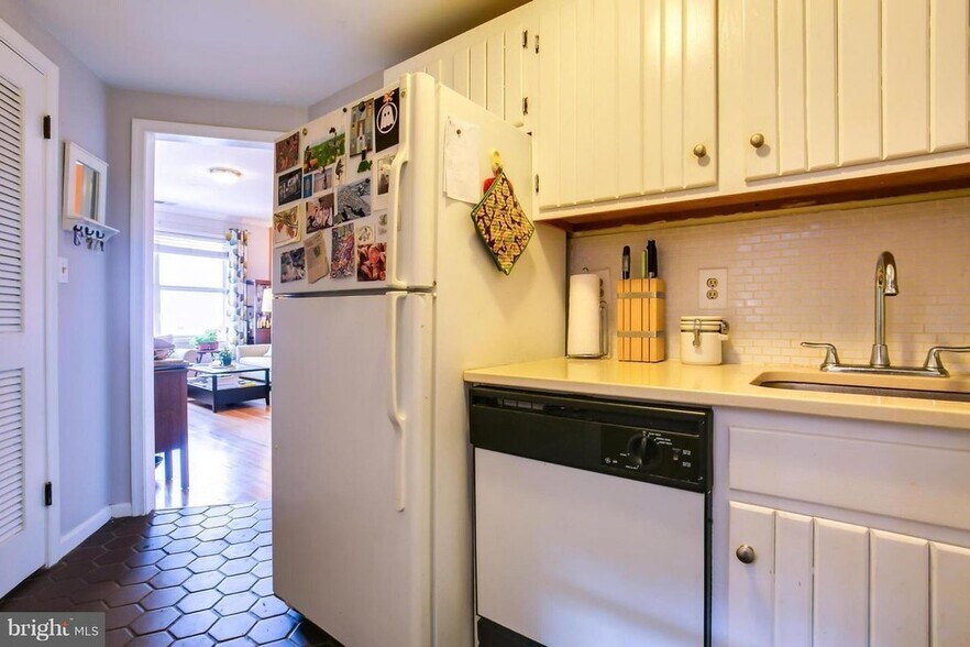 Building Photo - 1830 California St NW