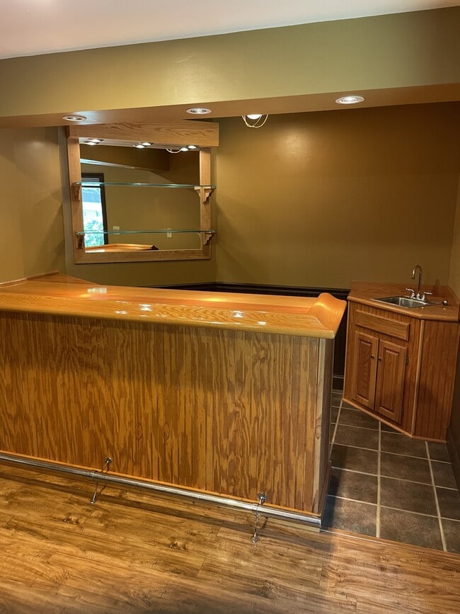 Building Photo - 725 Masons Beach Rd