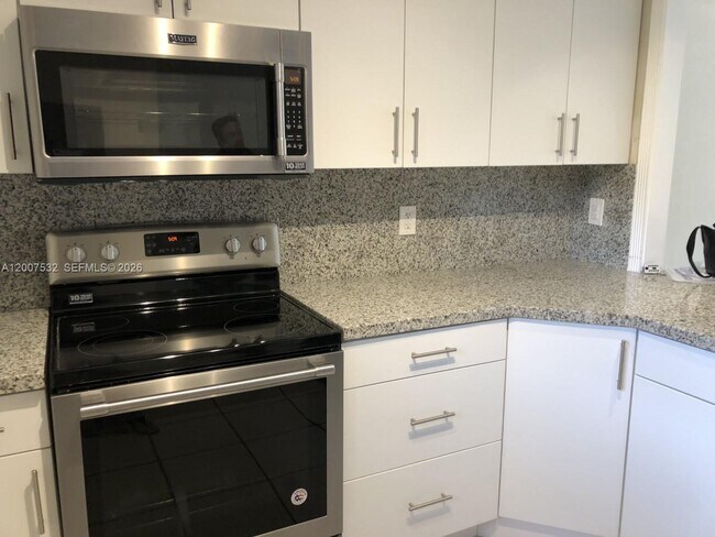 Building Photo - 7740 Camino Real