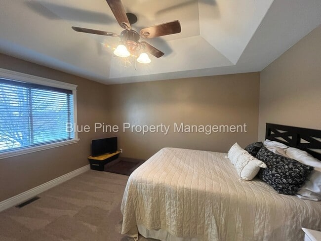 Building Photo - 2717 Mary Dr