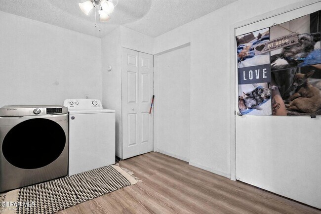 Building Photo - 4728 Sierra Madre Dr