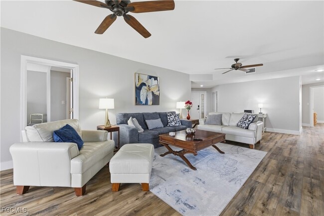 Building Photo - 1925 Clifford St