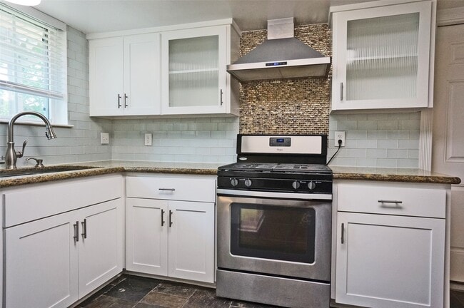 Building Photo - 1922 Westlake Way