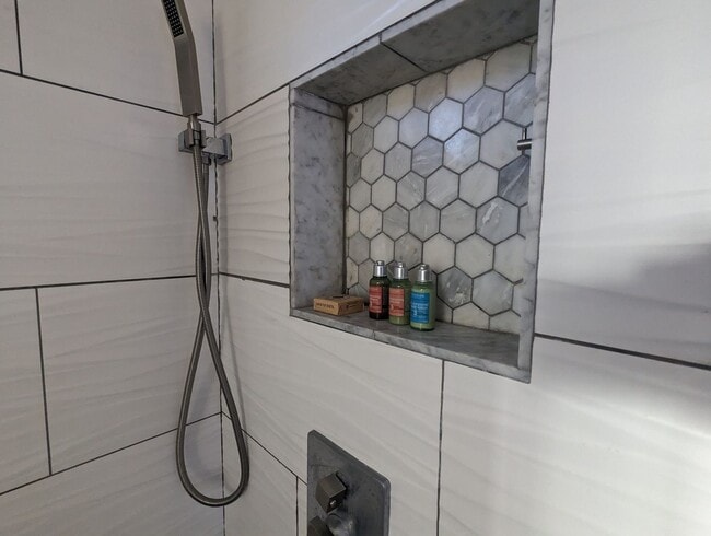 Building Photo - Wagner