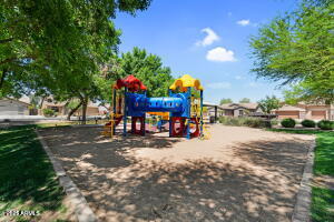 Building Photo - 11225 E Sylvan Ave